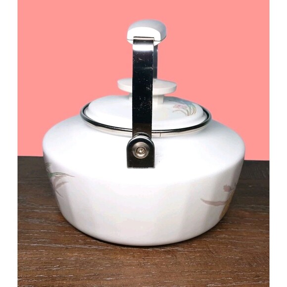 Vtg Studio Nova Homestead White Floral Enamel Tea Kettle & Lid 2 Qt. Pot Japan - Picture 4 of 7
